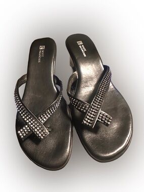 White Mountain “Georgette” Black Metallic Cross-strap Slide Sandals, 8M